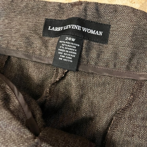 Larry Levine Woman Brown Pant - Picture 3 of 6